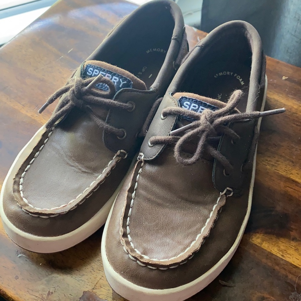 Size 2 Boys Brown Leather Sperry Boat Shoes 4/$25